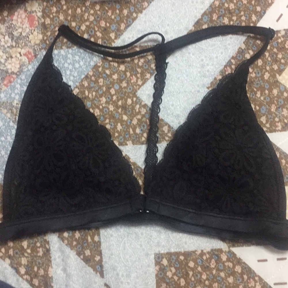 VS front clasp lace bralette